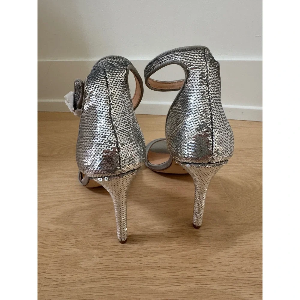 Jewel Badgley Mischka Silver Sequin Ankle Strap Stiletto Heels Sandals Sz 6.5